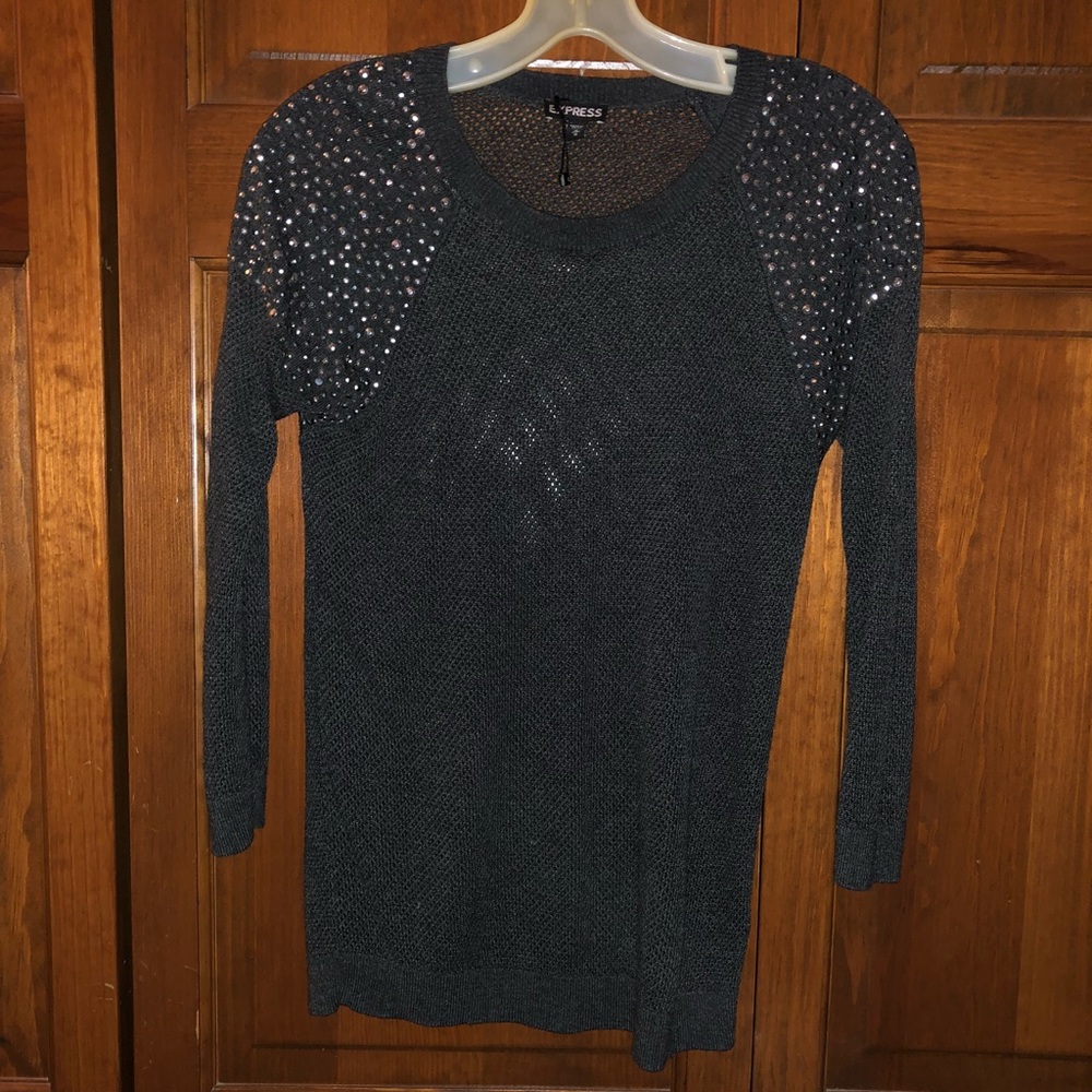 Crew neck long sleeves